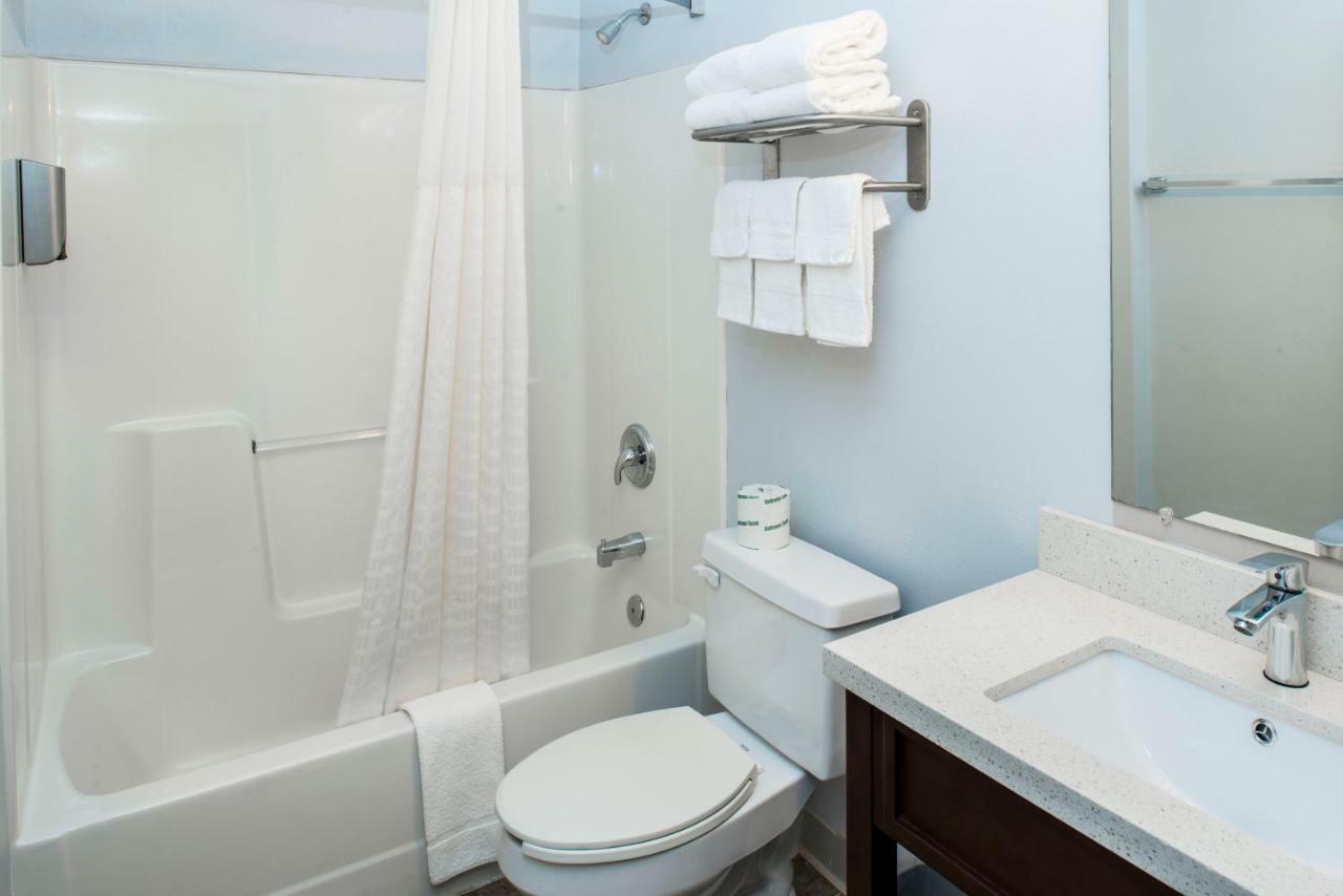 Luxbury Inn & Suites メリービル エクステリア 写真