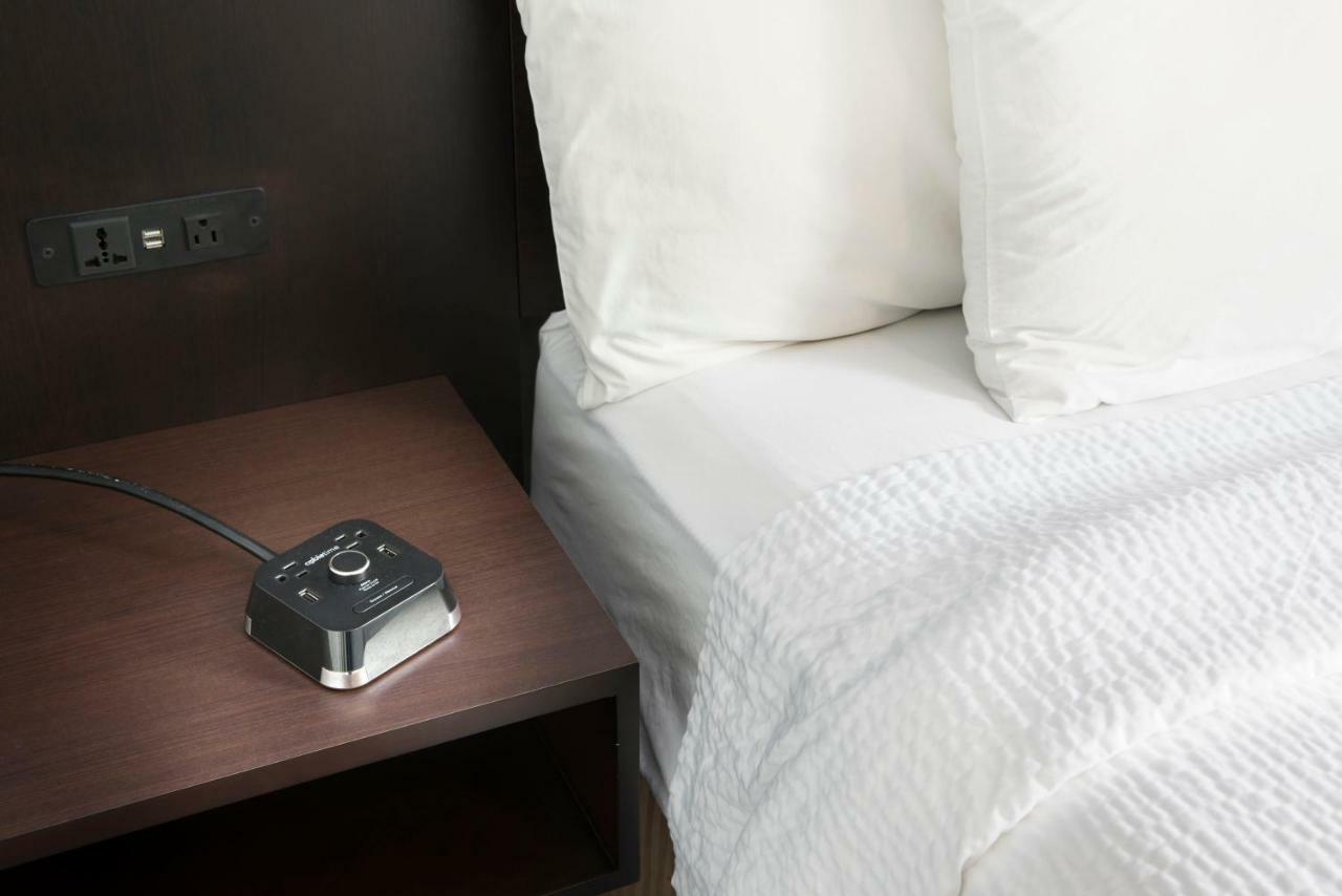 Luxbury Inn & Suites メリービル エクステリア 写真